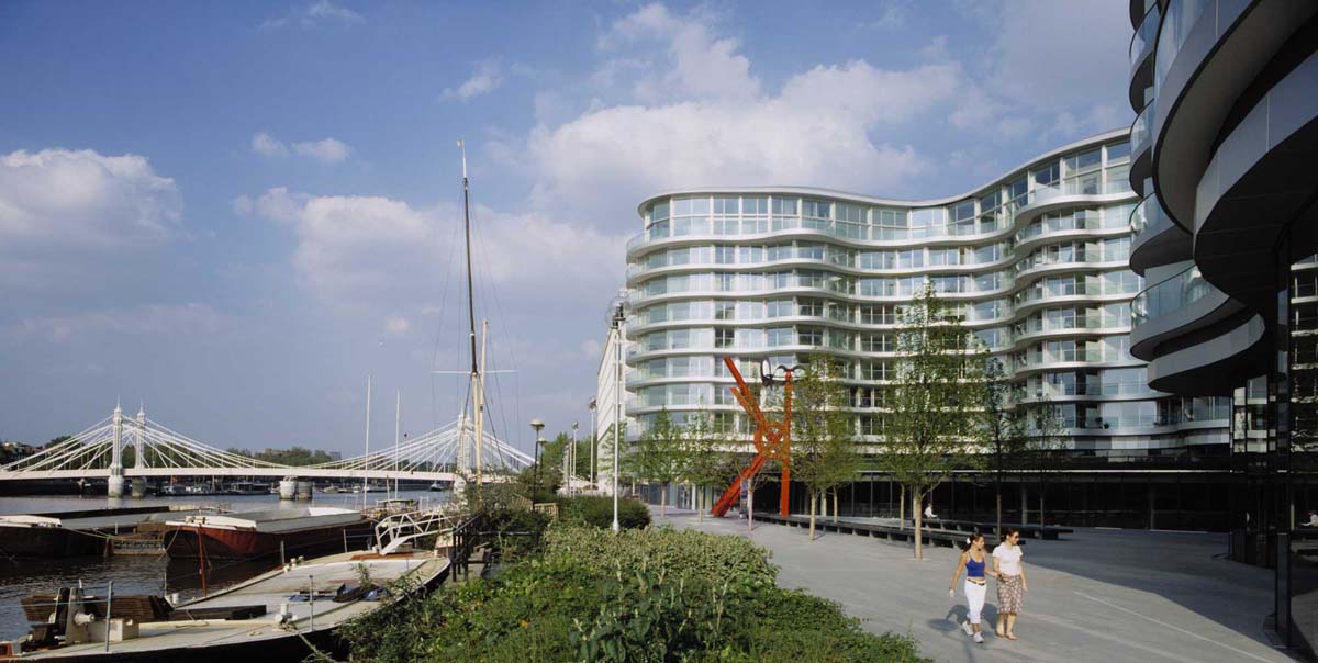 Albian Wharf, London: Balkongeländer aus Glas